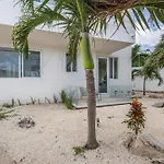 Azulea Isla Mujeres Hotel